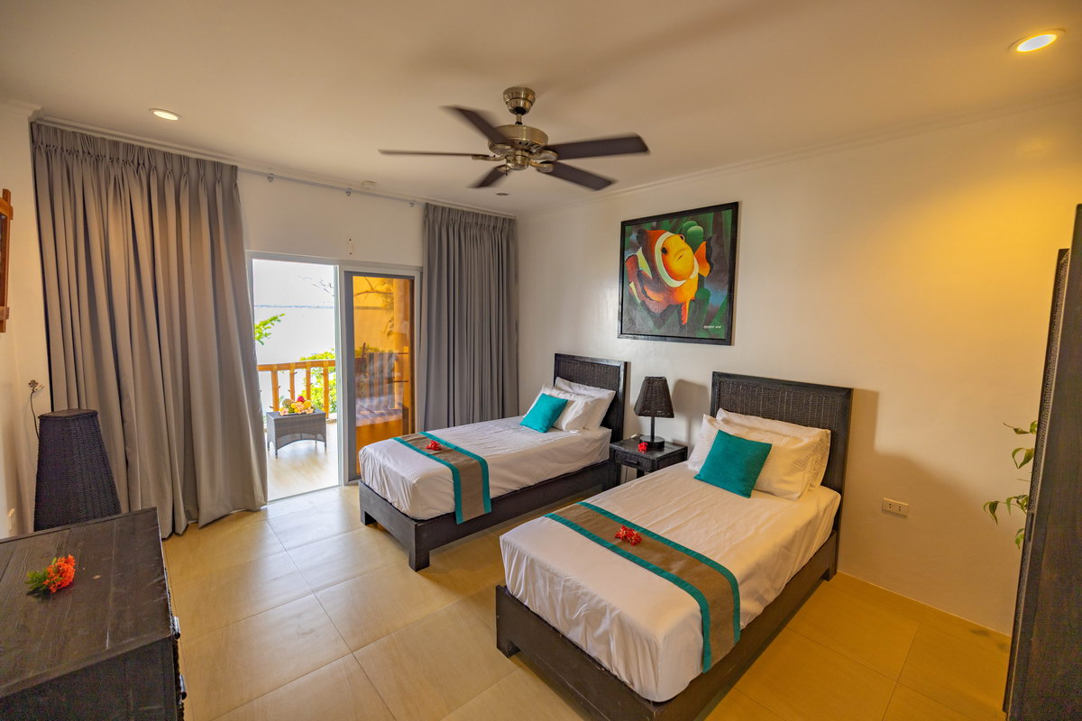 Deluxe Twin Deluxe Twin