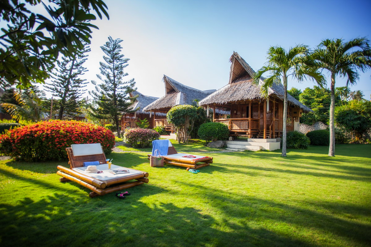 Pura Vida Beach & Dive Resort