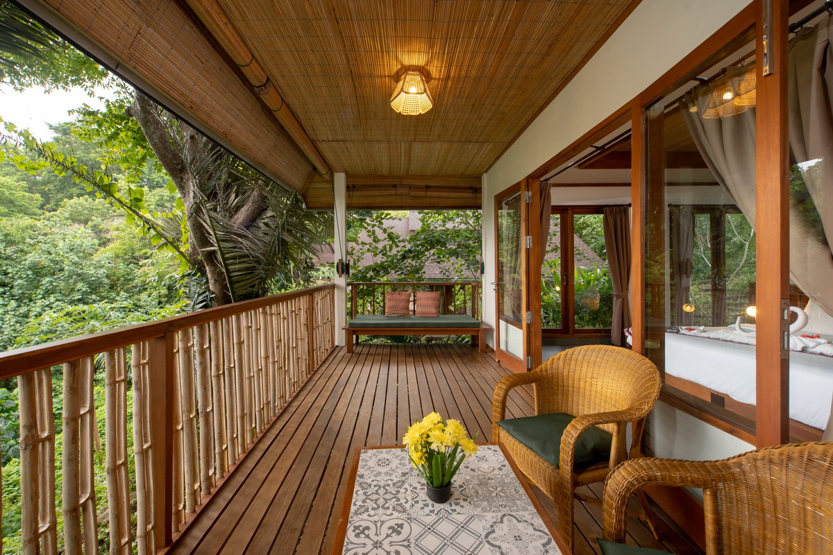 Deluxe Hillside Cottage Deluxe Hillside Cottage