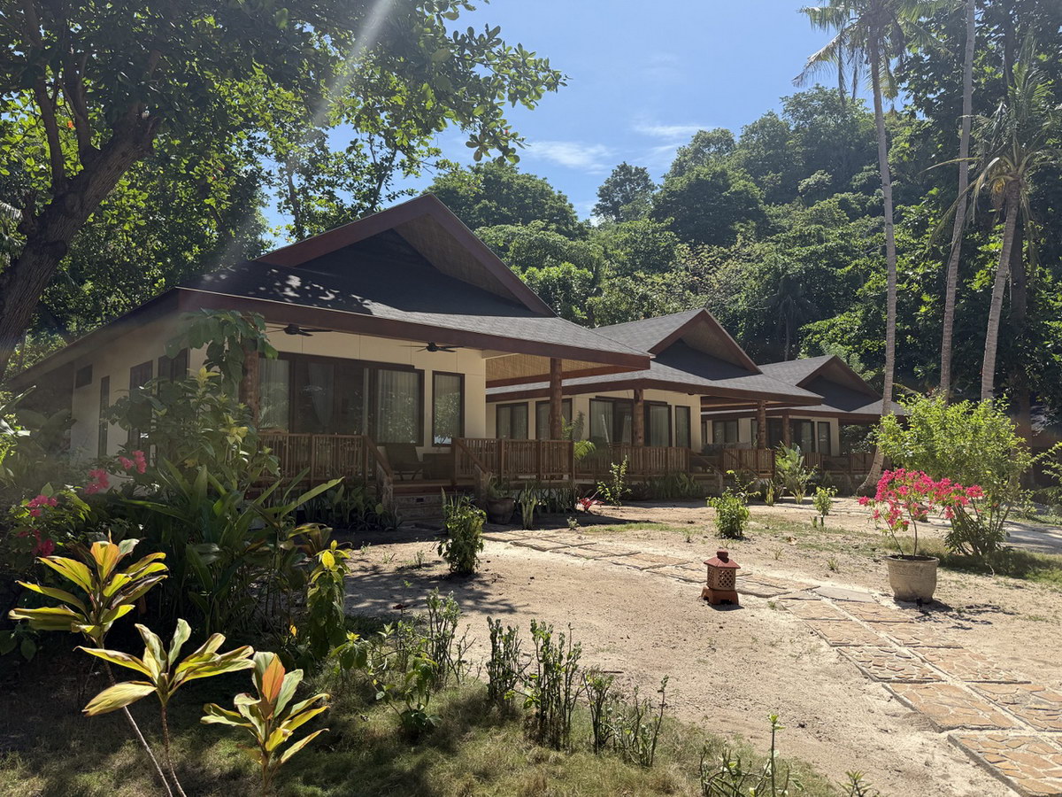 Premium Oceanfront Cottages Premium Oceanfront Cottages