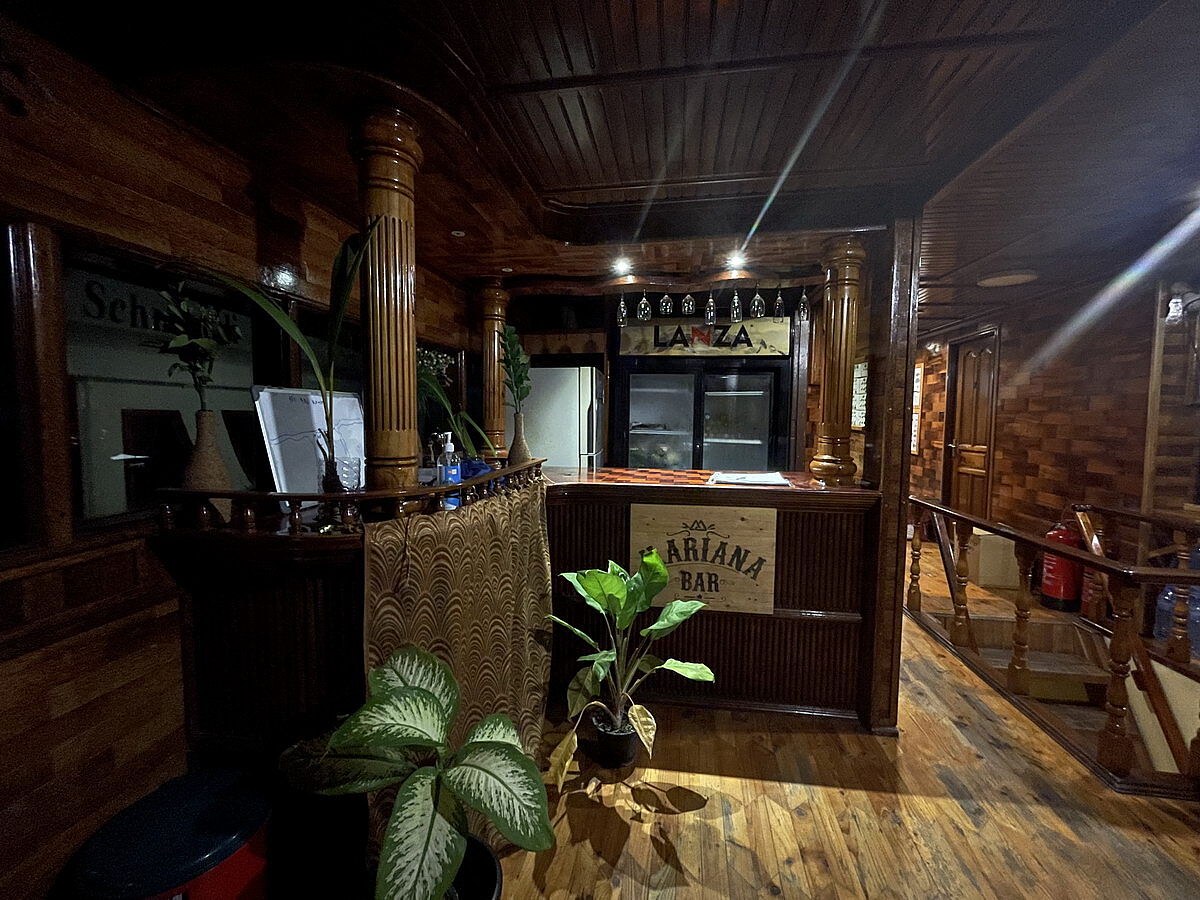 Bar Bar
